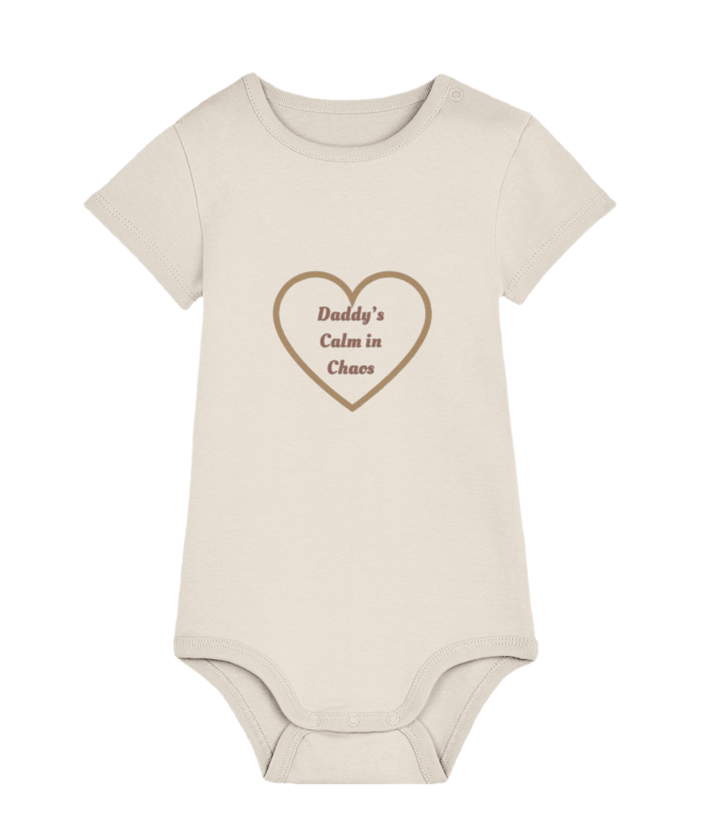 Daddy’s Calm in Chaos – Organic Unisex Baby Bodysuit (UK Only)