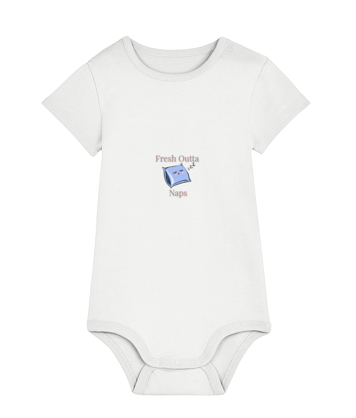 Fresh Outta Naps organic cotton baby bodysuit – TamieTots UK

Funny babywear in 210gsm premium cotton – unisex gift idea

Organic baby bodysuit with cheeky slogan for tired parents