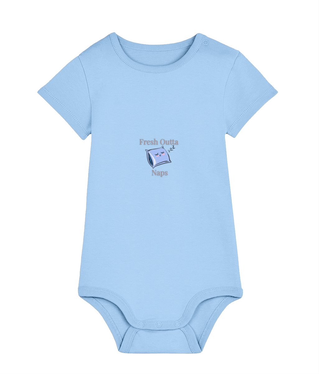 Fresh Outta Naps organic cotton baby bodysuit – TamieTots UK

Funny babywear in 210gsm premium cotton – unisex gift idea

Organic baby bodysuit with cheeky slogan for tired parents