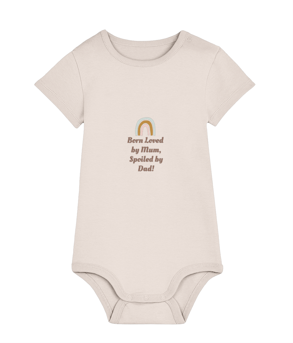 Born Loved by Mum, Spoiled by Dad organic baby bodysuit by TamieTots – UK made

Slogan babywear gift in 210gsm organic cotton – soft and sentimental

Emotional message baby bodysuit – perfect new baby gift