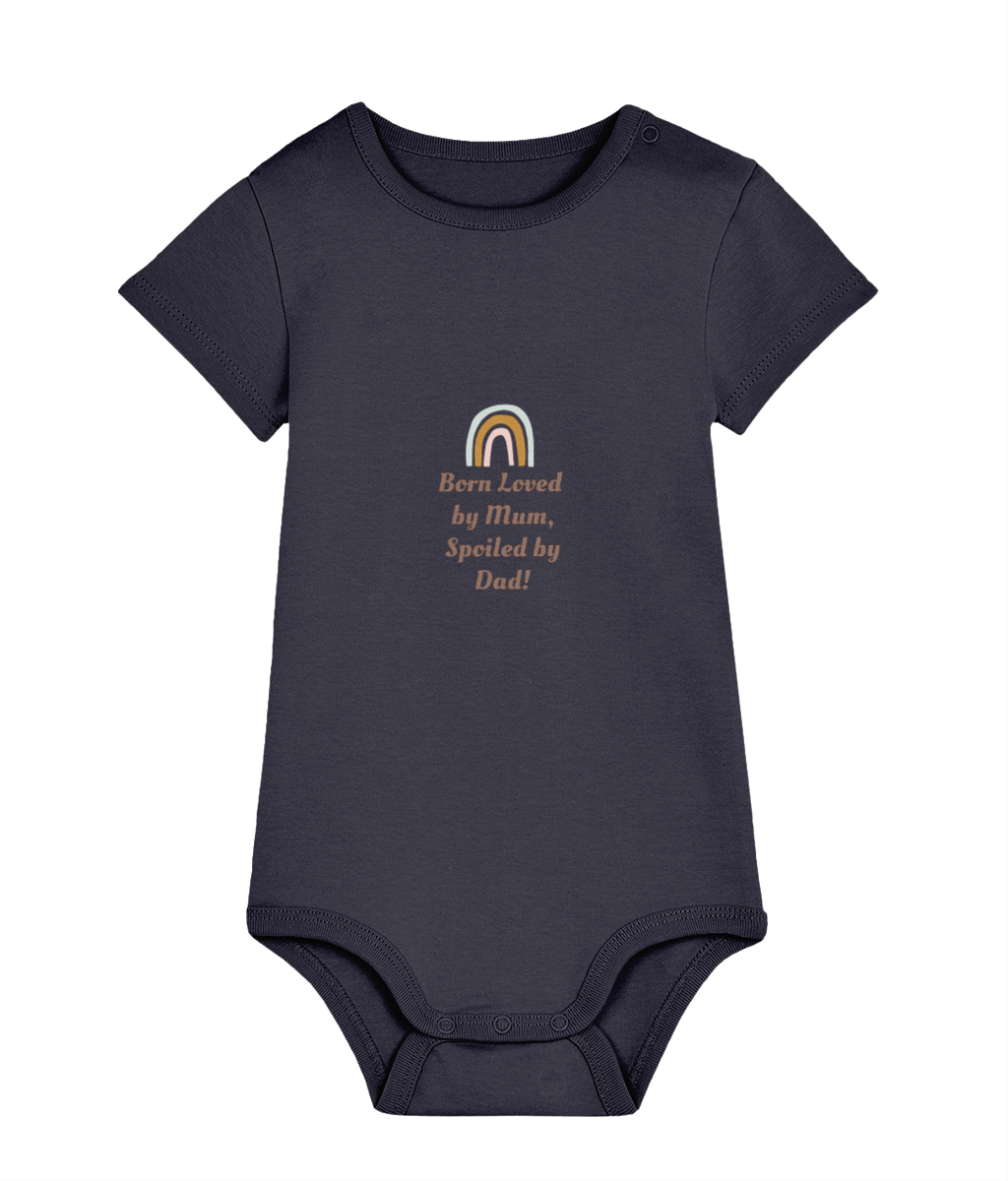 Born Loved by Mum, Spoiled by Dad organic baby bodysuit by TamieTots – UK made

Slogan babywear gift in 210gsm organic cotton – soft and sentimental

Emotional message baby bodysuit – perfect new baby gift