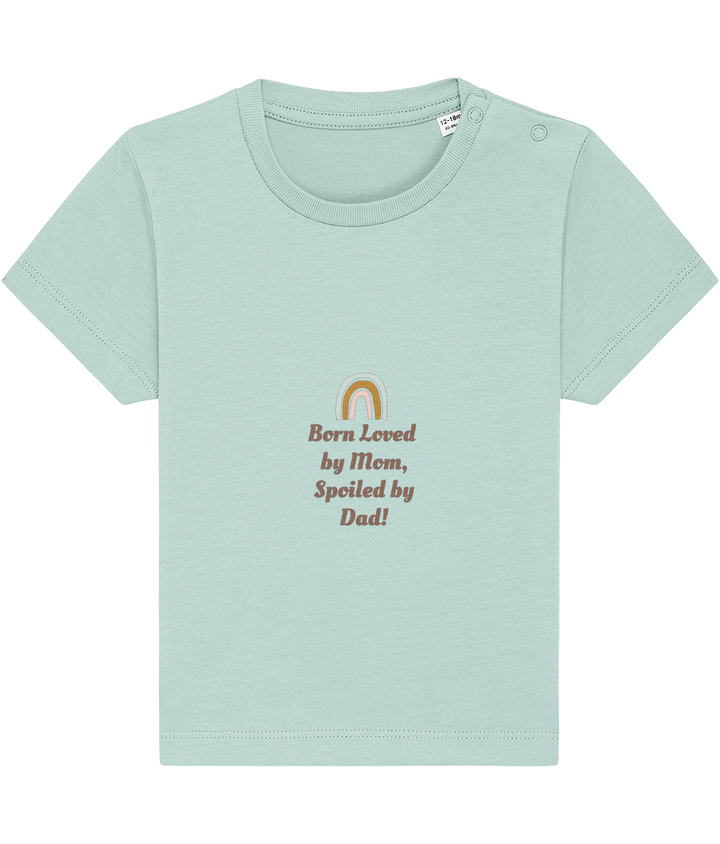 Born Loved by Mum & Spoiled by Dad baby bodysuit – TamieTots

Organic cotton slogan babywear – UK made gift for new parents

Lightweight baby bodysuit with funny family message – unisex fit
